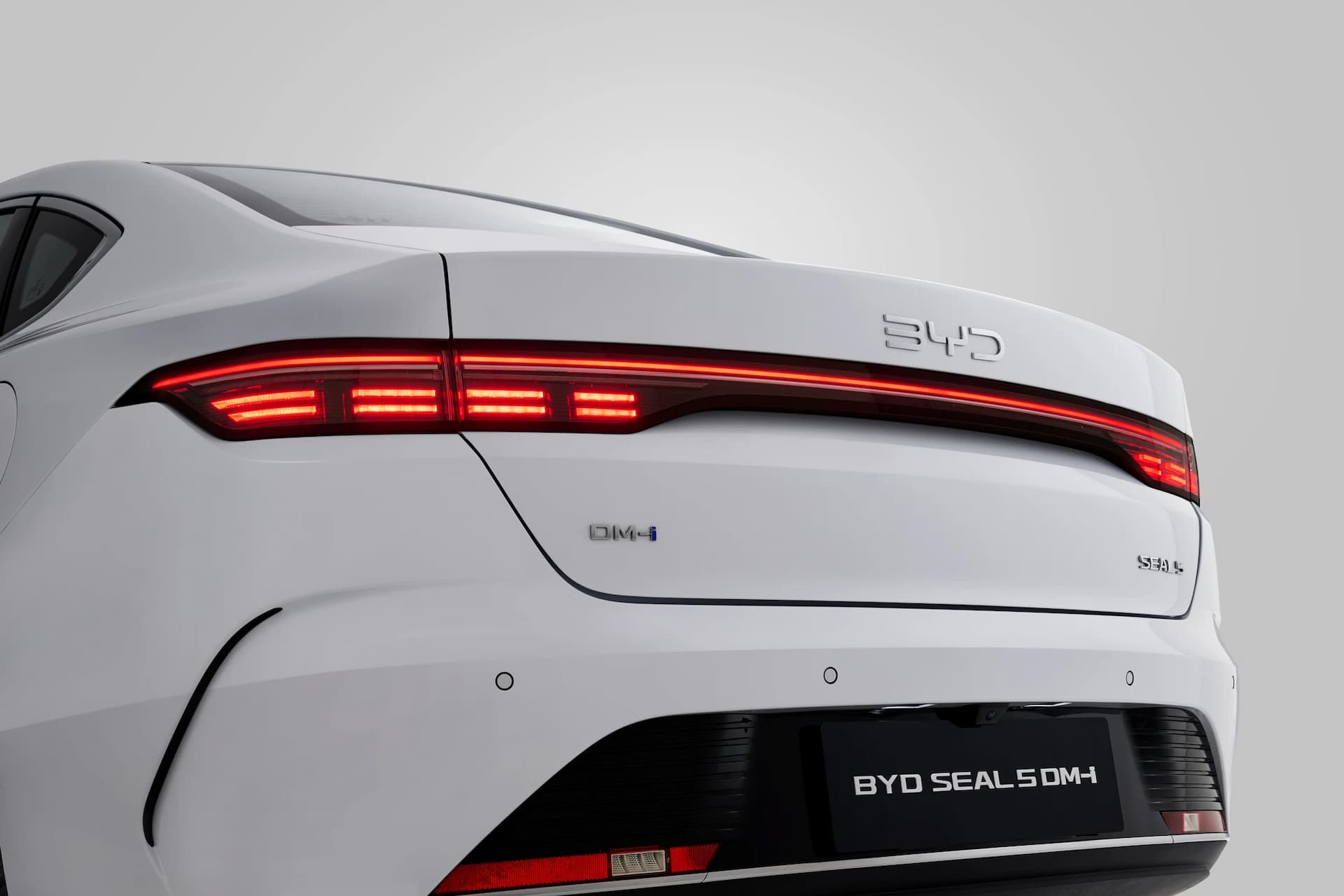 Thiết kế đèn hậu ứng dụng công nghệ quang học tiên tiến