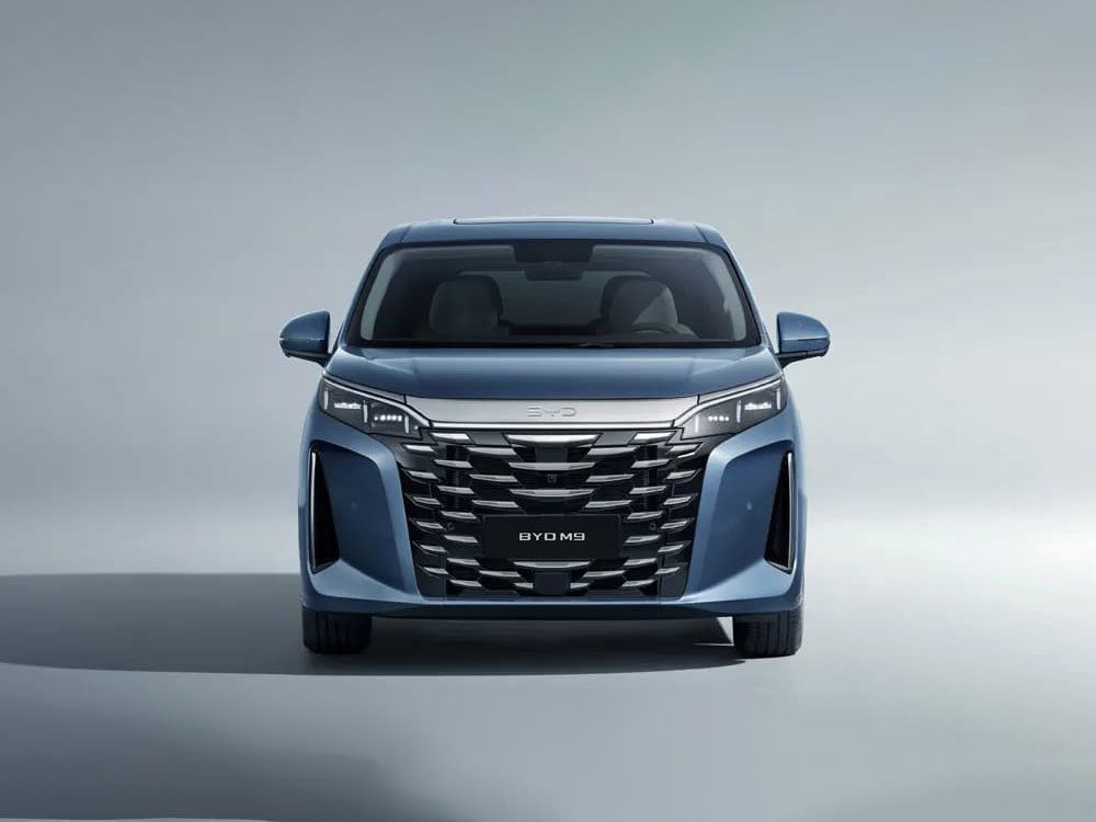 Giá xe BYD M9